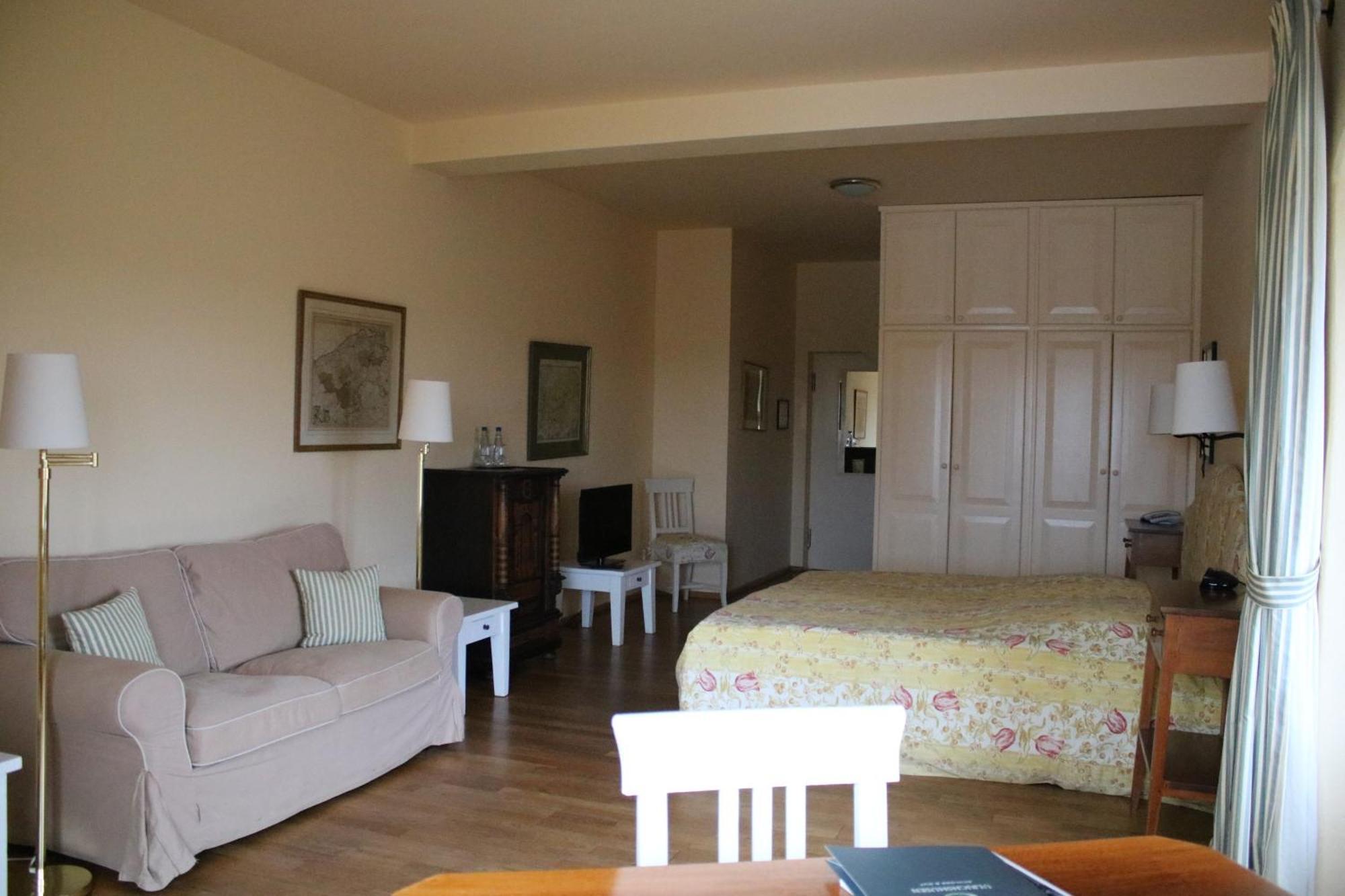 Hotel Schloss & Gut Ulrichshusen מראה חיצוני תמונה
